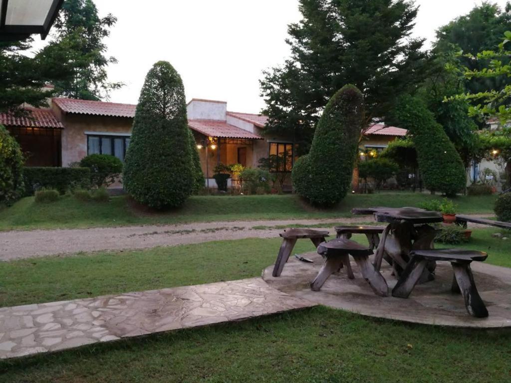 Villa Tuscany Country Resort Suan Phueng Luaran gambar