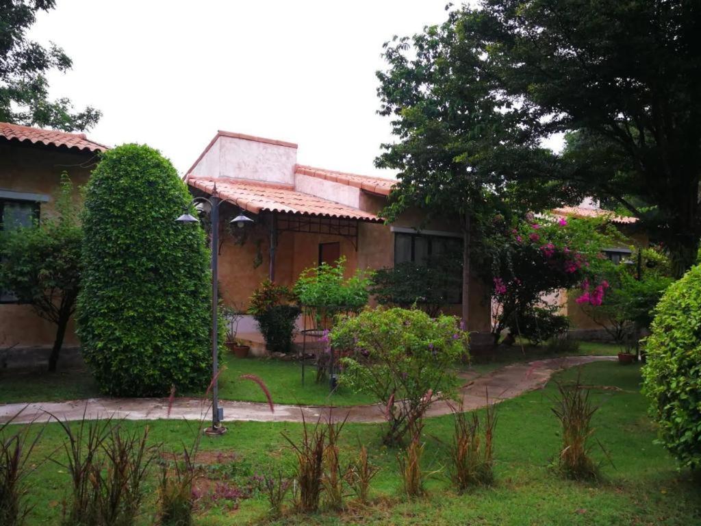 Villa Tuscany Country Resort Suan Phueng Luaran gambar