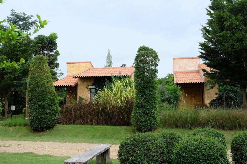 Villa Tuscany Country Resort Suan Phueng Luaran gambar