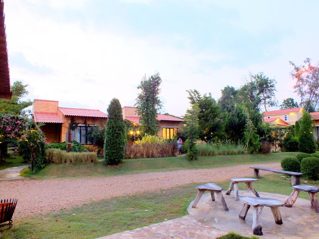 Villa Tuscany Country Resort Suan Phueng Luaran gambar